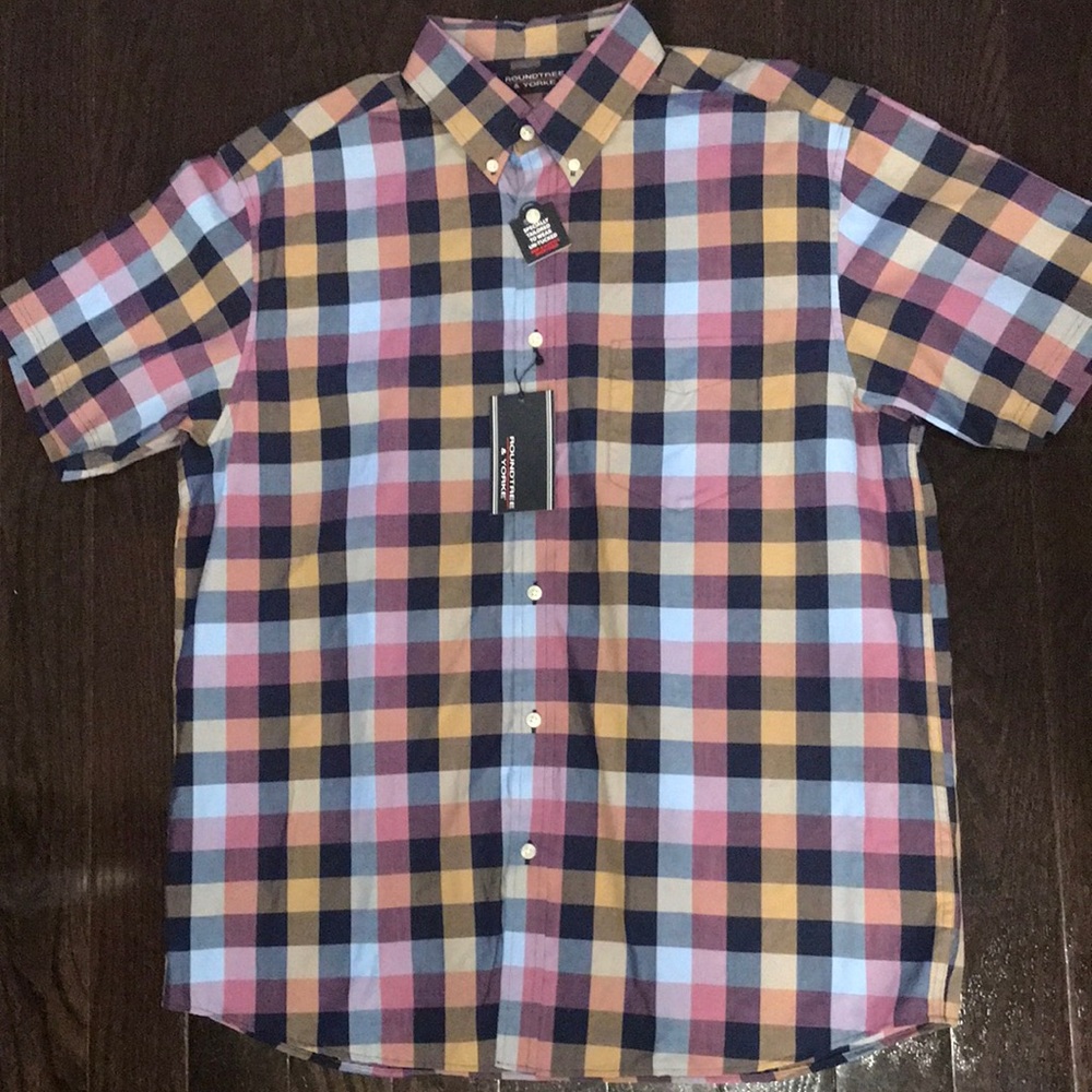 New! Men’s Short Sleeved Button Down